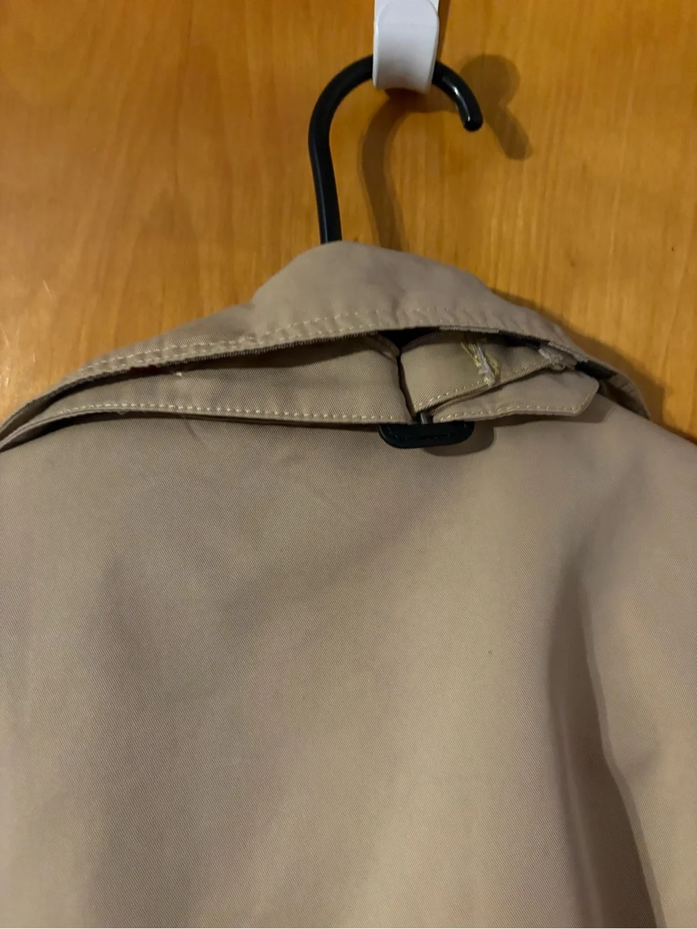 Burberry Beige Trench Coat with Vintage Check Lining - Picture 8 of 13